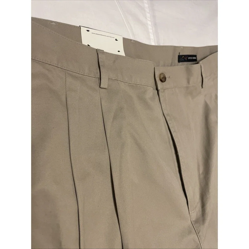 Greg Norman 40 X 30 Beige Pleated Athletic Chino Khaki Golf Pant NWT 100% Cotton
